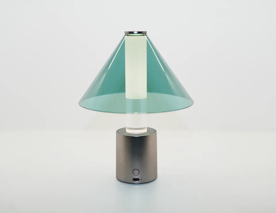 Luminária de mesa portátil
